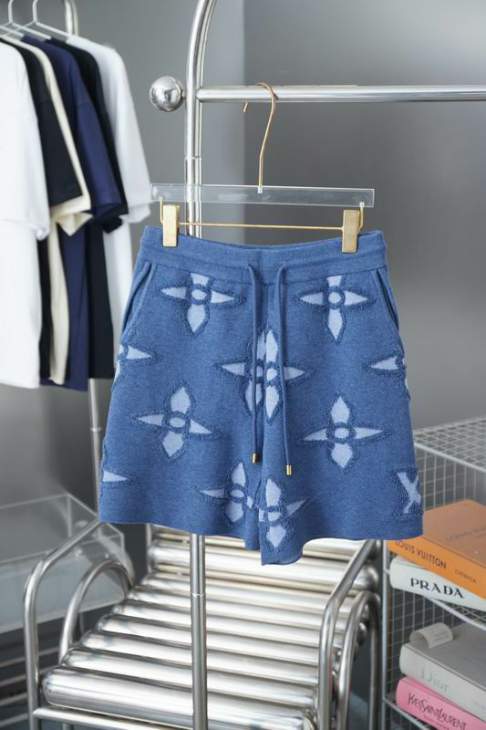 Picture of LV Short Pants _SKULVS-XLhgntx1418552